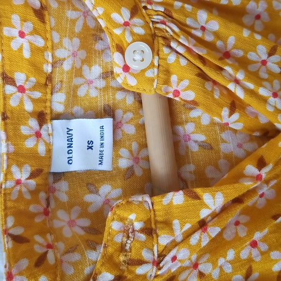 Yellow Floral Sleeveless Blouse EUC - Picture 2 of 4